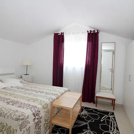 Apartma Lew